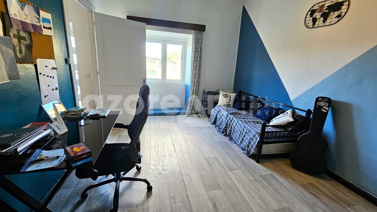 Bedroom / home office with natural light