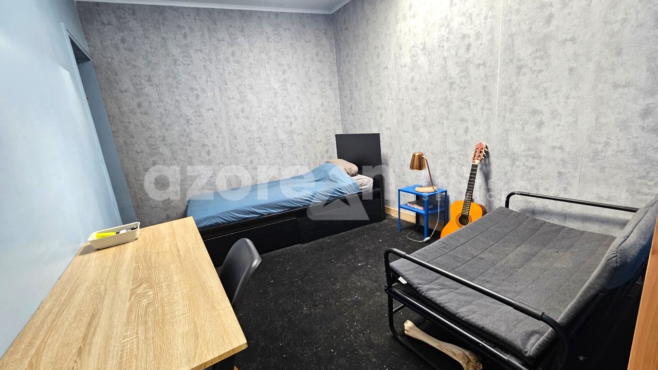 Additional bedroom